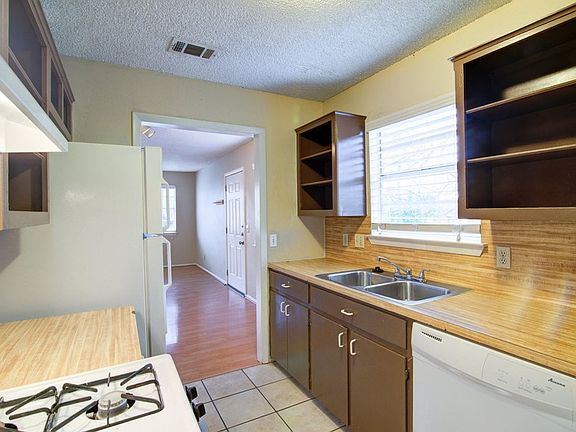 4th image of 907 Taulbee Ln #B