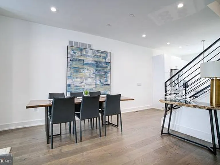 1751 N Howard St — Photo 44