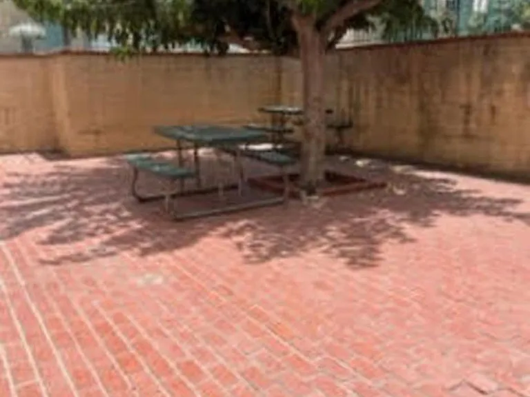 Burbank Blvd — Photo 5