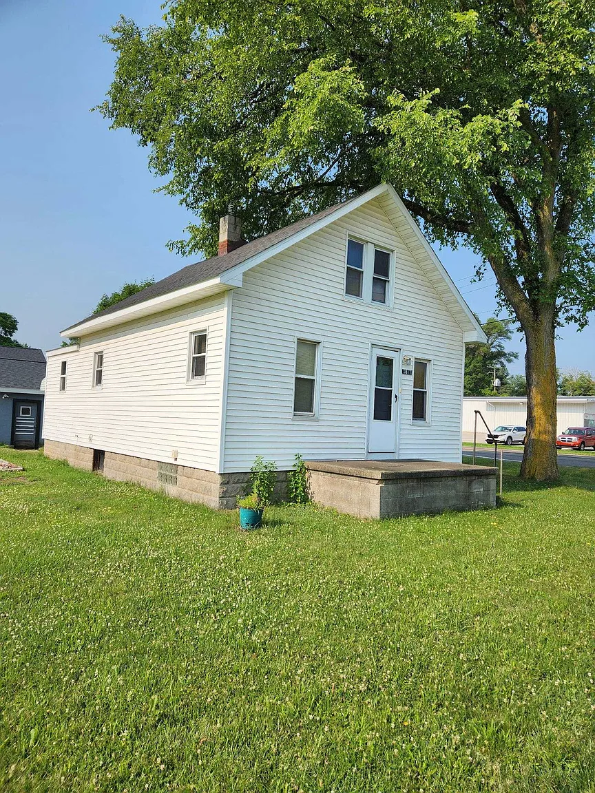 3817 Isabella St photo 1