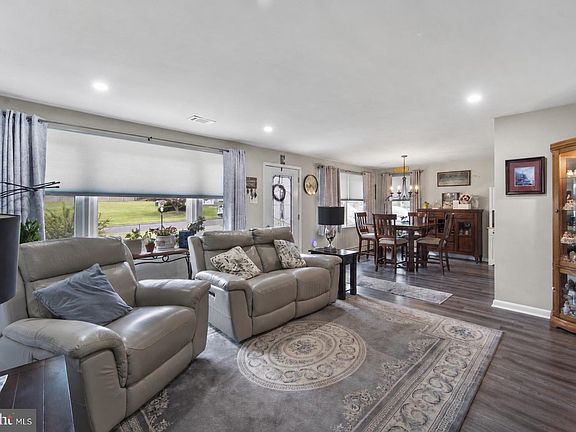 4th image of 1363 Glen Echo Dr