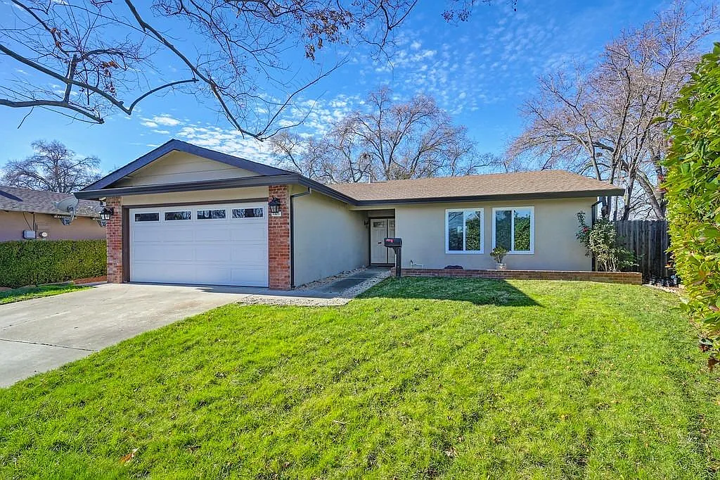 7325 Danfield Cir photo 1