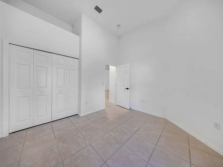 608 W Palm Aire Dr #608 — Photo 8