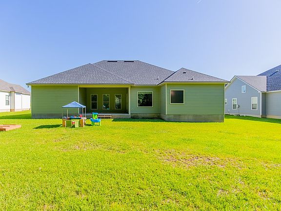 4th image of 3945 Duchess Ct