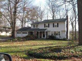 44 Timberline Dr, Poughkeepsie, NY 12603