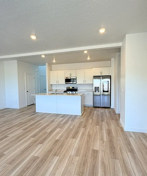 1479 W Bright Eyes Ln — Photo 6