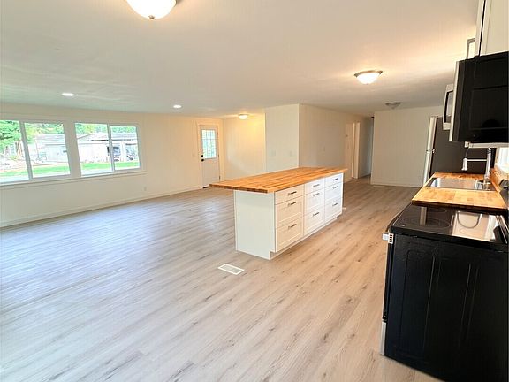 5th image of 3111 28th St Ct E #3
