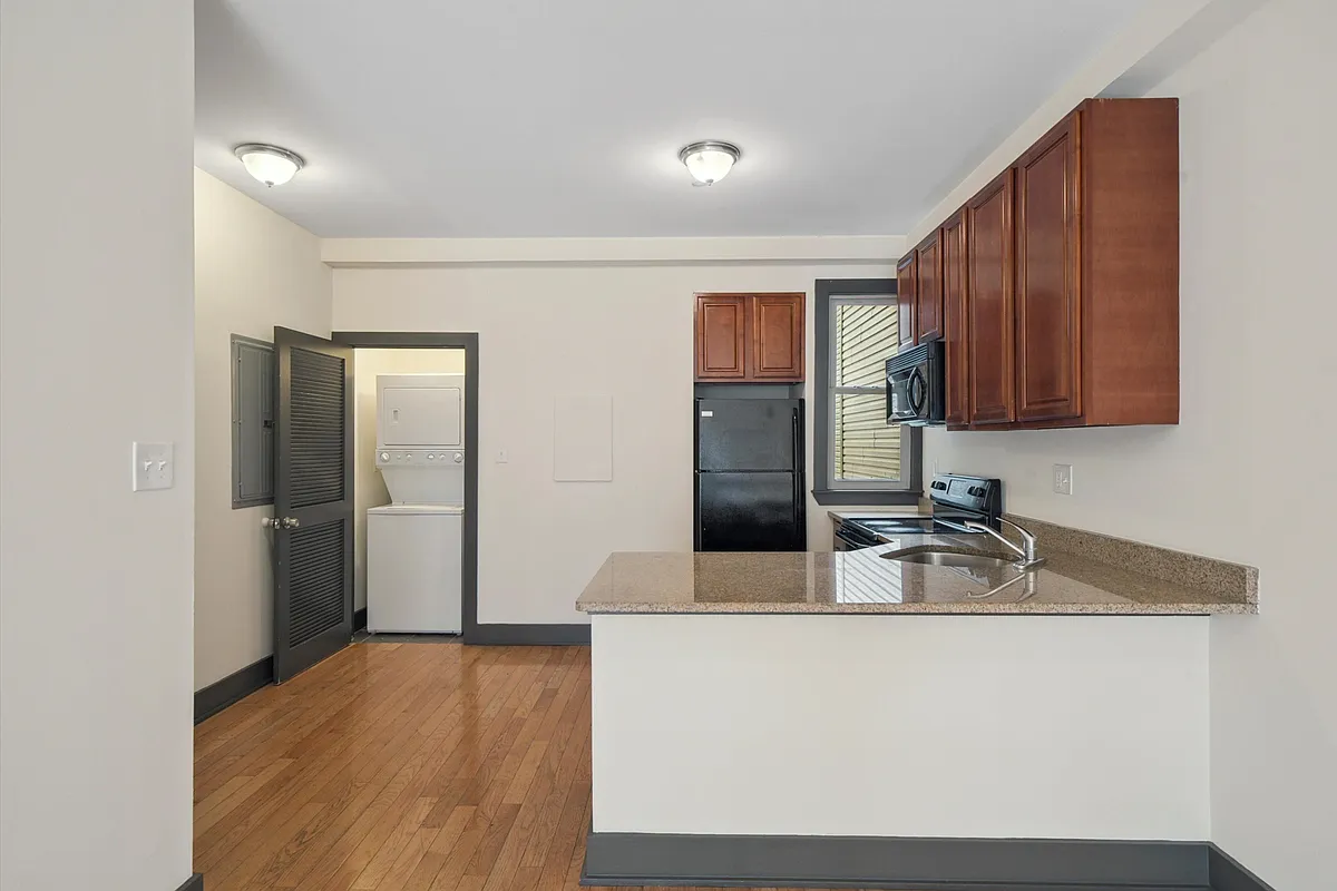 Building Photo - 1947 N Gratz St #2