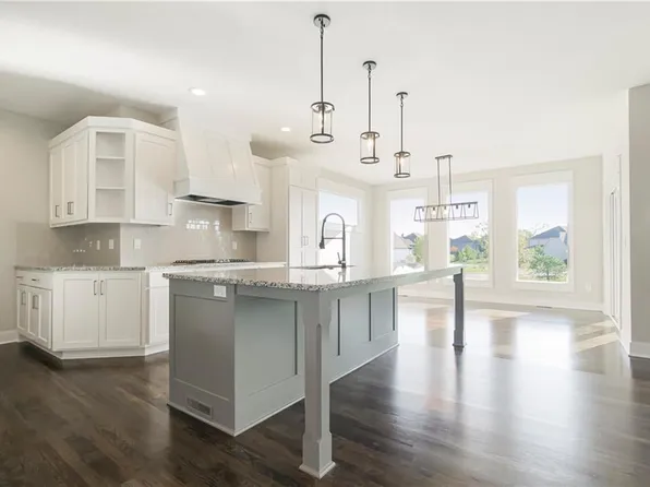 15614 W 166th St, Olathe, KS 66062
