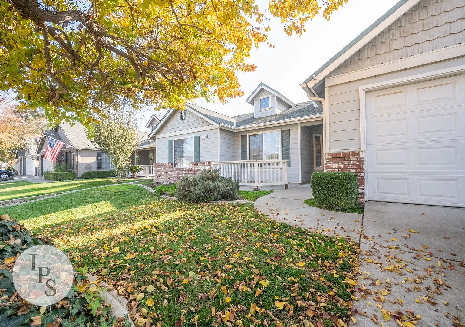 Fresno Westside Home, 3BR/2BA, Built 2002 - Lots of Amenities! — Photo 3