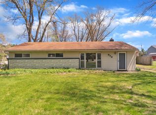 976 N Milford Rd, Highland, MI 48357