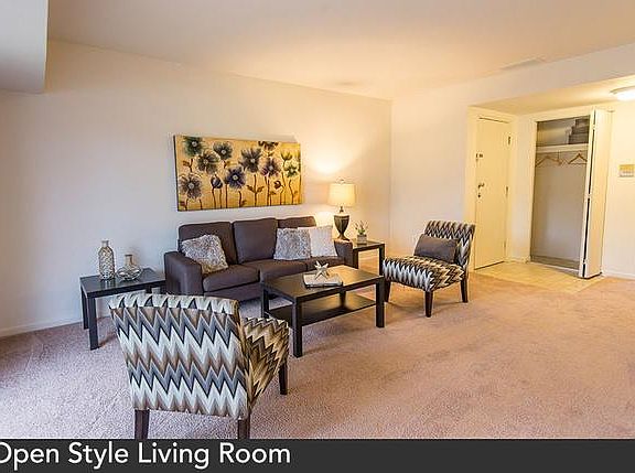 2nd image of 2922 Birch Hollow Dr APT 1B