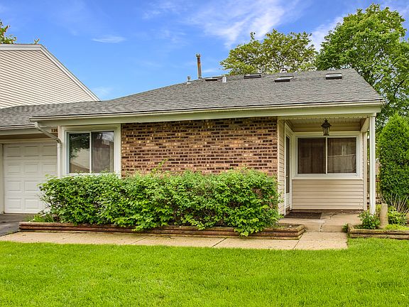 2nd image of 1360 N Whispering Springs Cir