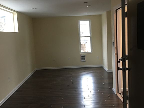 4th image of 180 Diamond St Floor 3