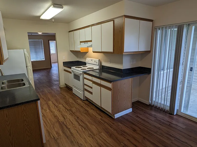 1765 SW Tamarack St — Photo 1