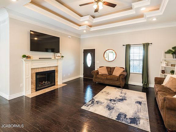 3rd image of 490 Edwards Dr