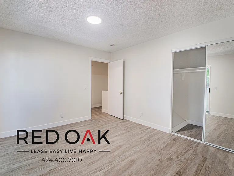 607 W 82nd St #101 — Photo 24