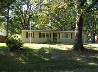 4312 Valley View Rd, Leavenworth, KS 66048