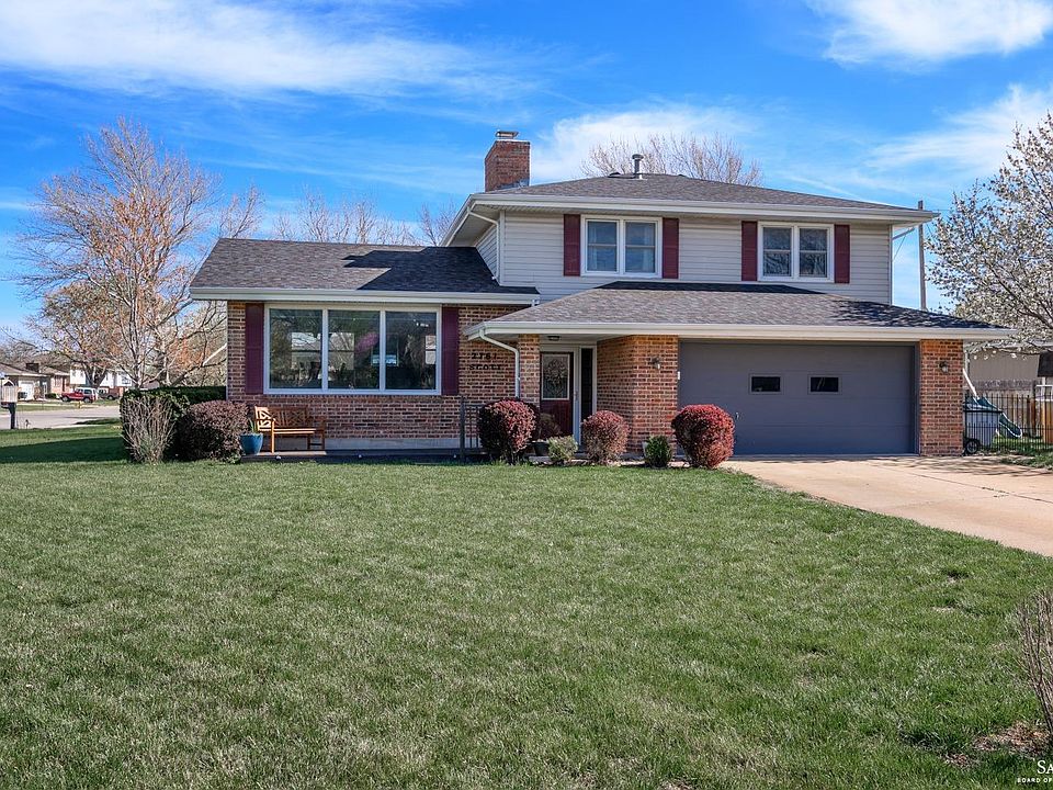 1st image of 2761 Scott Ave