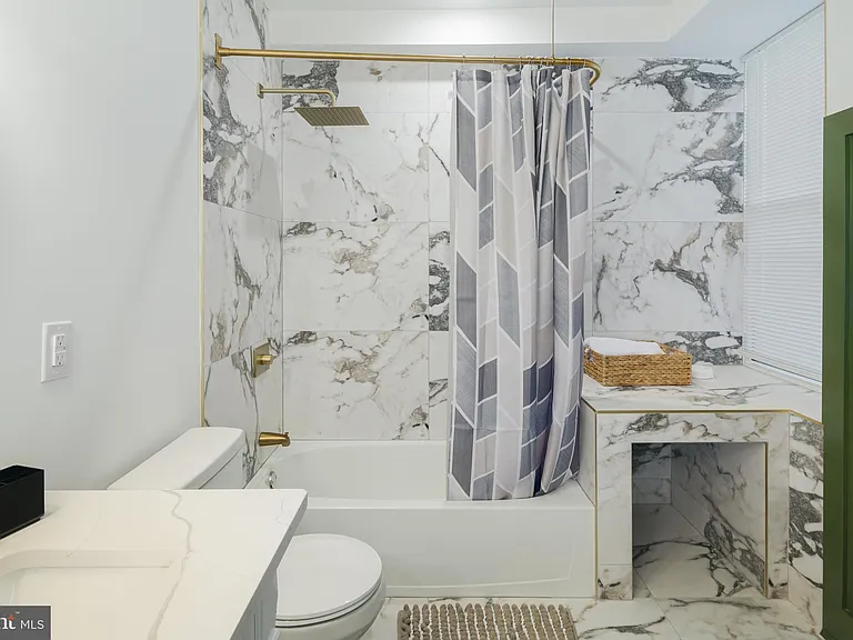 3127 Richmond St #1 — Photo 9