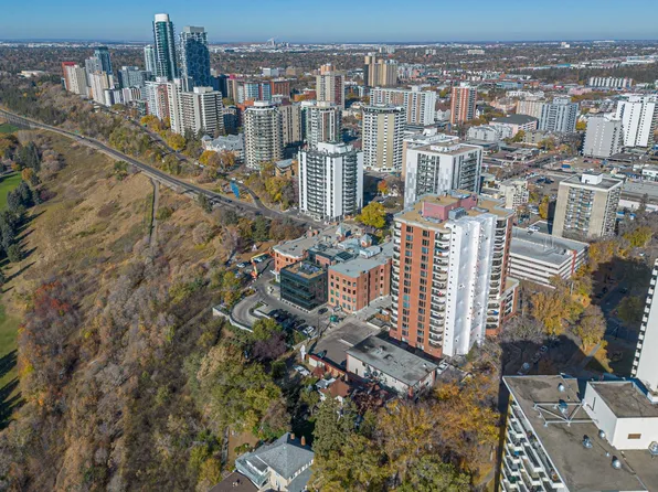 11503 100th Ave NW #602, Edmonton, AB T5K 2K7