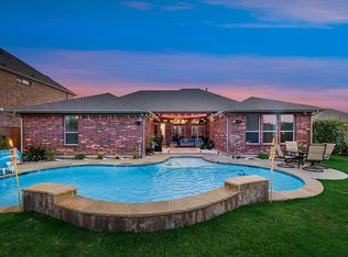 602 Chaucer Ct, Roanoke, TX 76262
