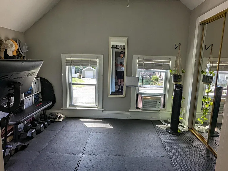 140 Grove St — Photo 17