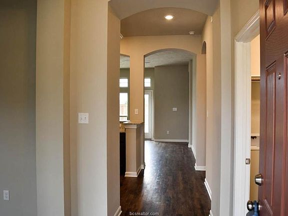 3rd image of 4012 Alford St