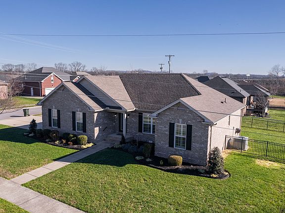 4th image of 325 Osprey Dr