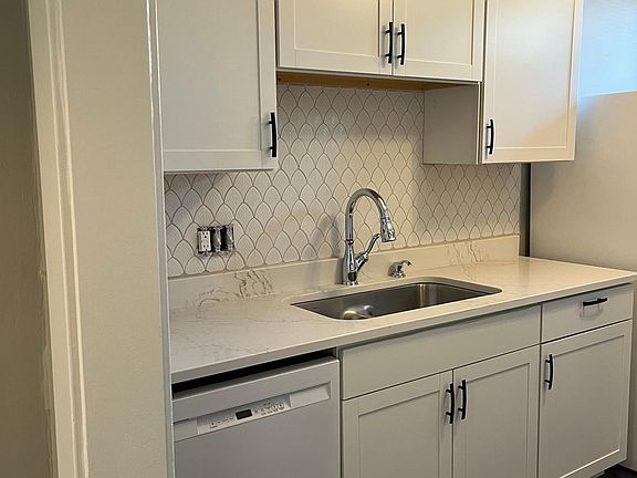 2nd image of 3633 Besuden Ct #1