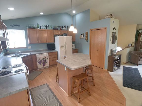 3rd image of 109 Indian Ct