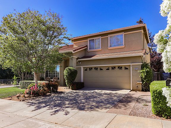2nd image of 3279 Palantino Way