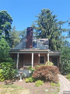 131 Erie Ave, Midland Park, NJ, 07432