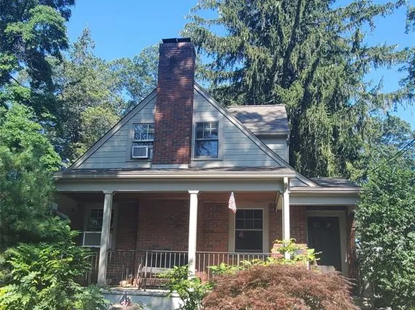131 Erie Ave, Midland Park, NJ 07432