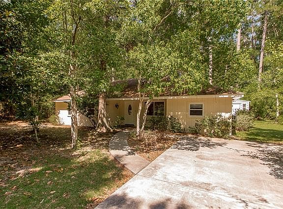 2nd image of 60414 Emerald Dr