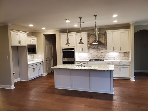 3rd image of 75 Pine Valley Dr