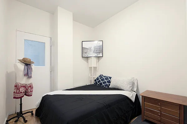 Rented by R New York | media 28