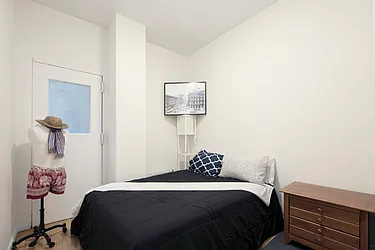 Rented by R New York