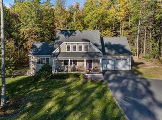 21 Point Of Rocks Ter, Stratham, NH 03885