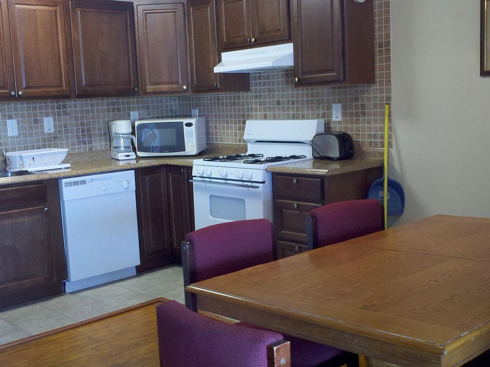 2nd image of 205 11th St Unit 1