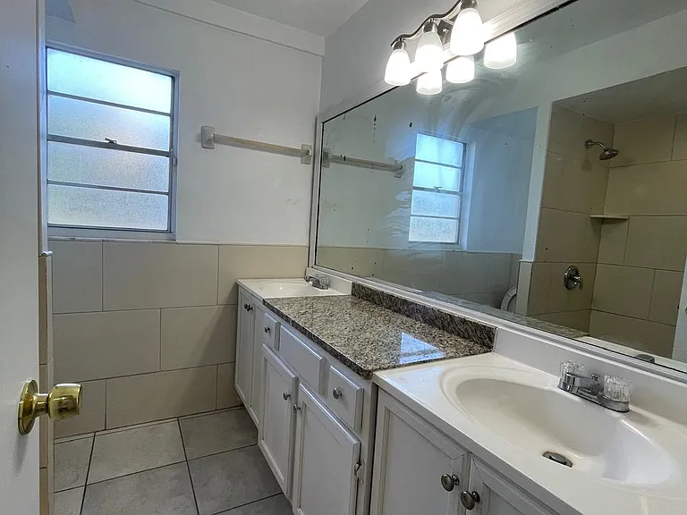 2963 S Fern Creek Ave #2963 — Photo 5