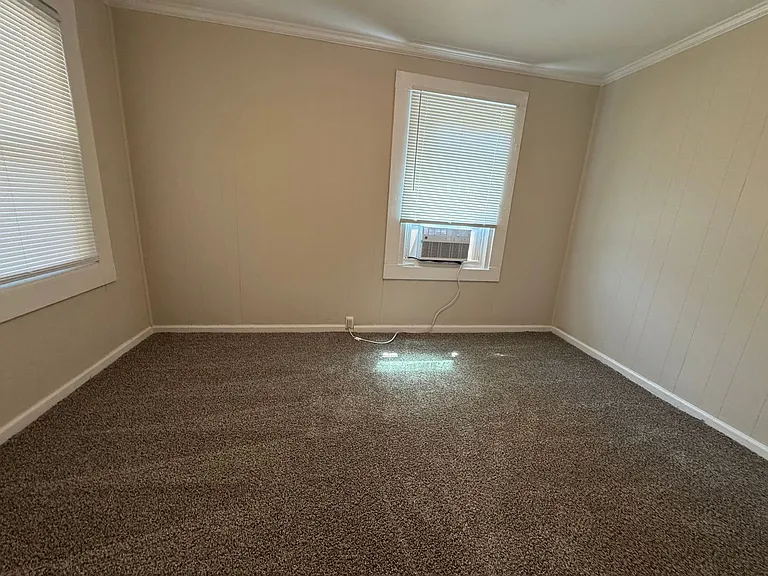 515 Costner St — Photo 5