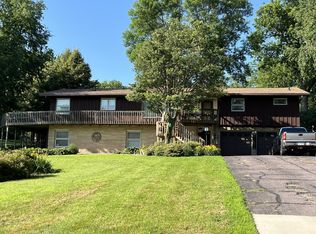 806 Highland Rd, Windom, MN 56101