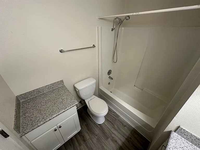 Evanbrook Apartments — Photo 52