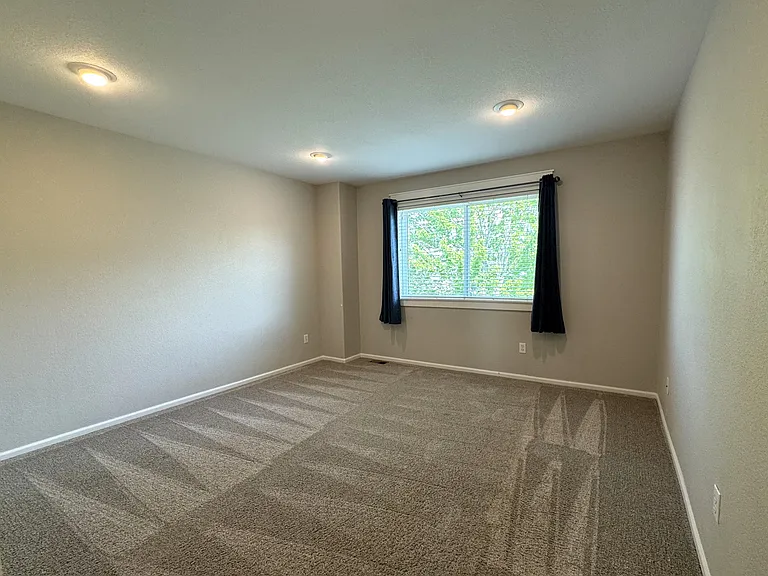 2390 Broadleaf Loop — Photo 33