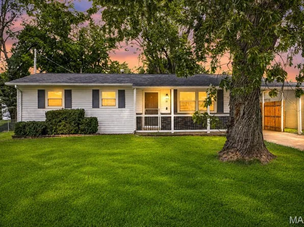 11 Toelle Dr, Saint Charles, MO 63304
