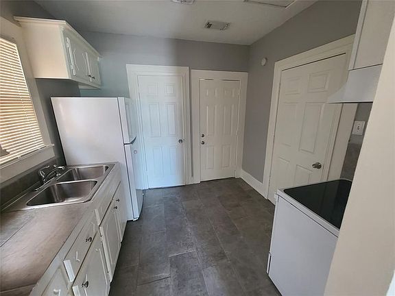 4th image of 1204 26th St