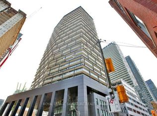 125 Peter St #2501, Toronto, ON M5V 0M2