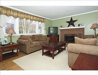 4th image of 23 Glad Valley Dr