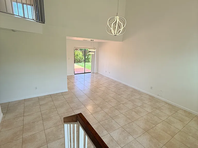 9645 SW 148th Pl — Photo 4